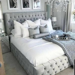 Majesty Manor wingback Bed